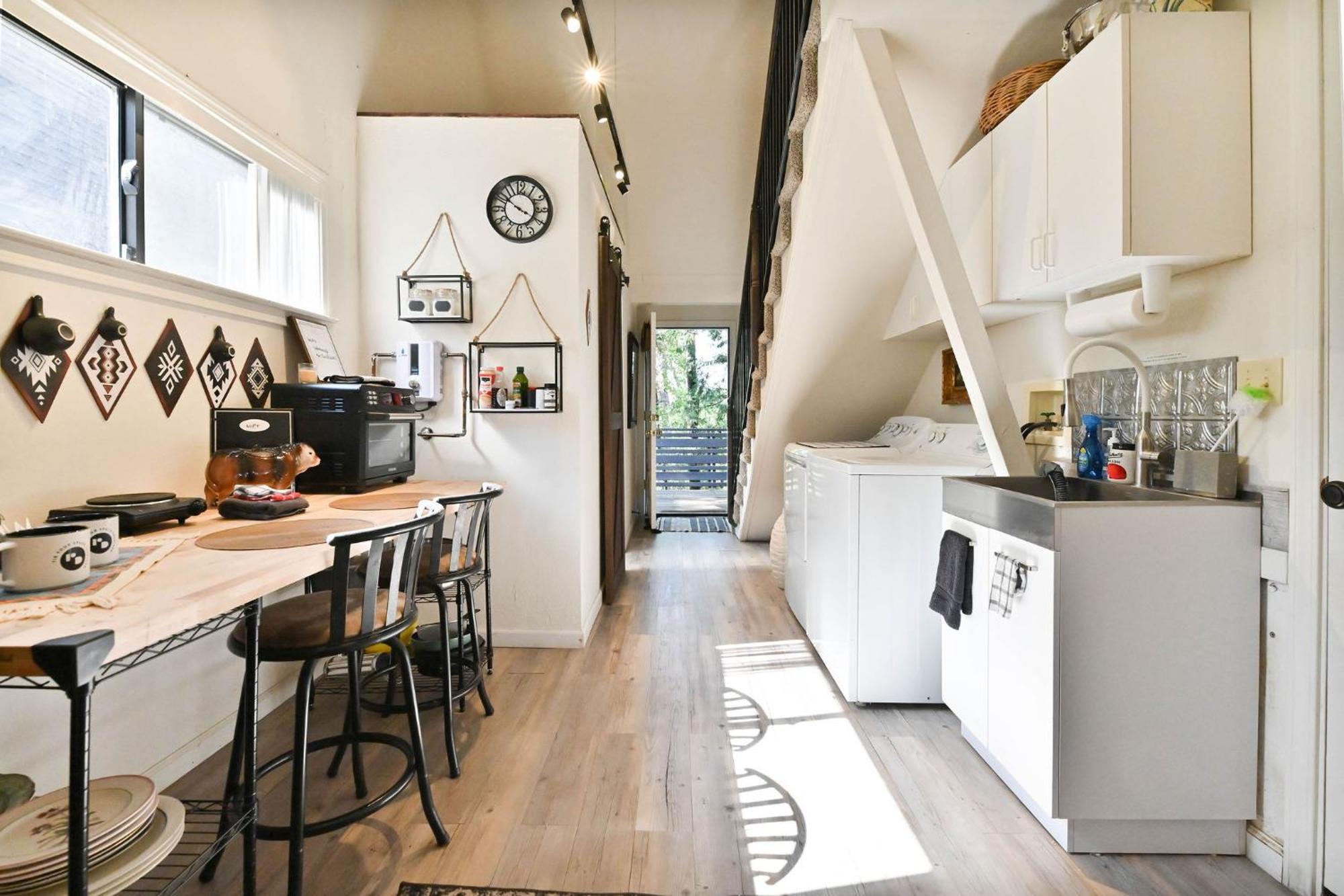 Hathaway Hideaway Loft Appartamento